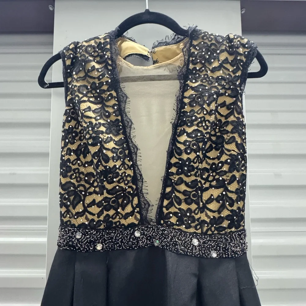 Rimini Couture Black & Gold Lace Open Back Evening Gown – Size 4 - Picture 5 of 12